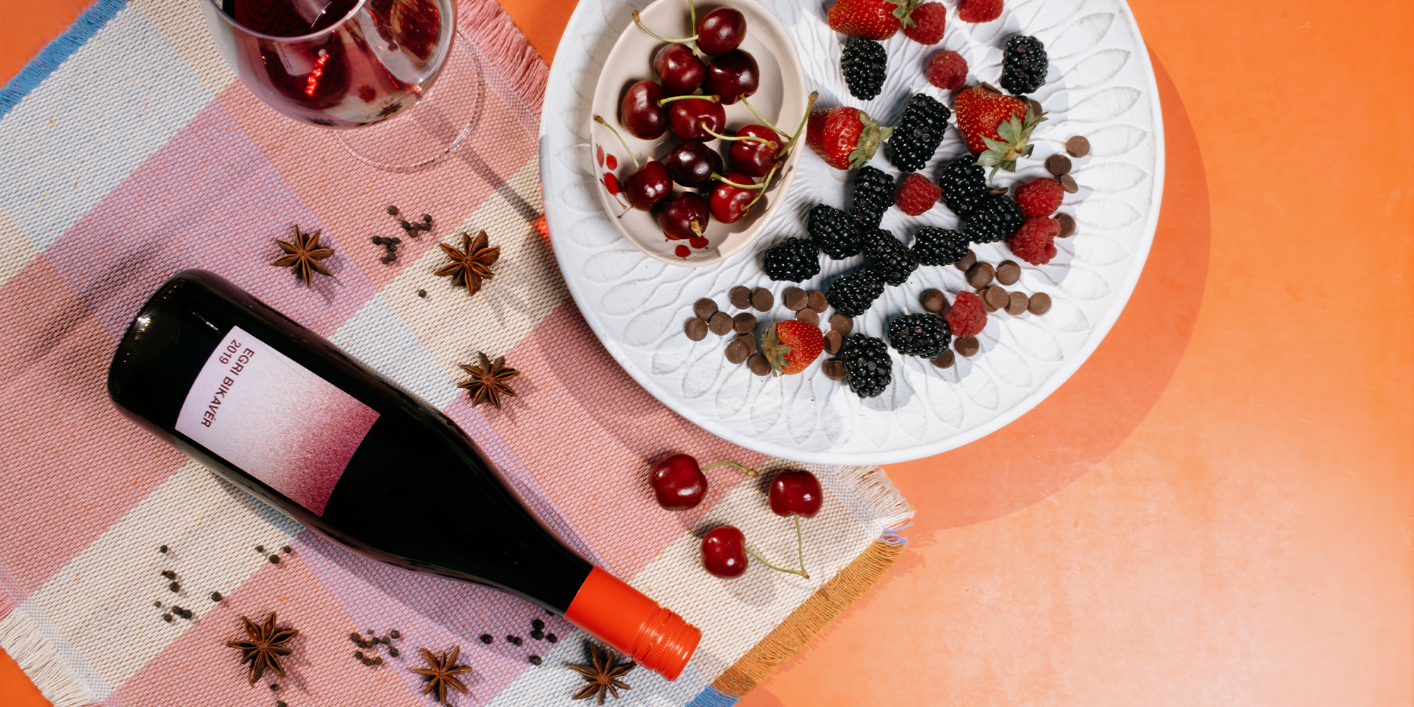 Vörösbor fekvő hero